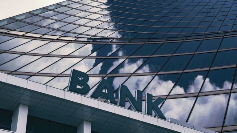 Le Canada est-il vraiment en récession? La Banque du Canada appelle à la prudence