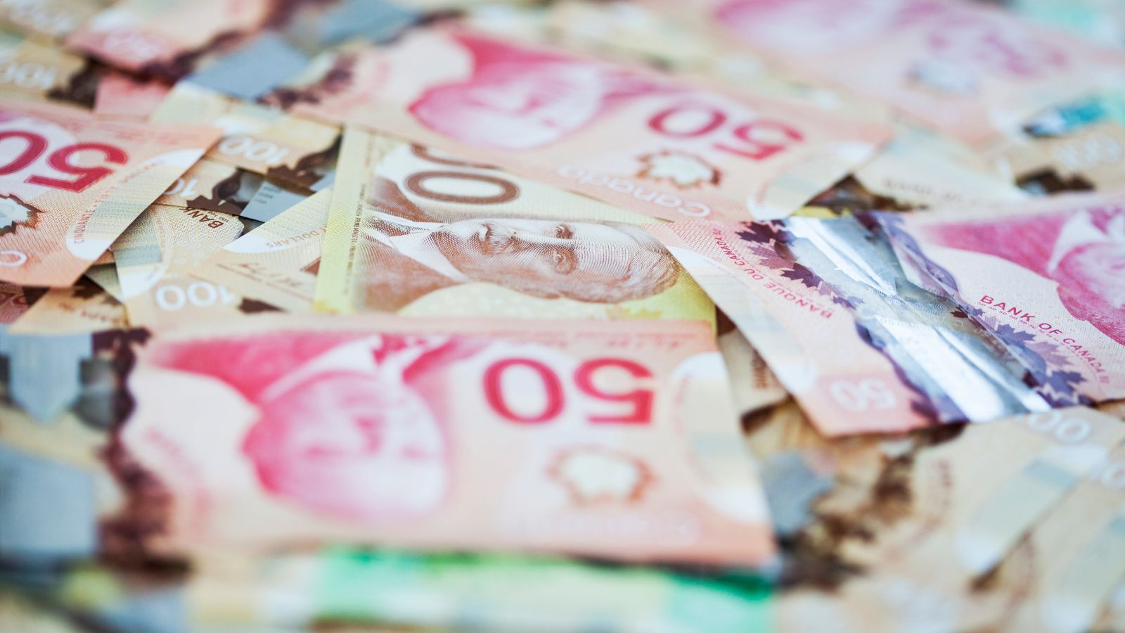 Le dollar canadien recule : quelles conséquences pour le marché immobilier québécois?