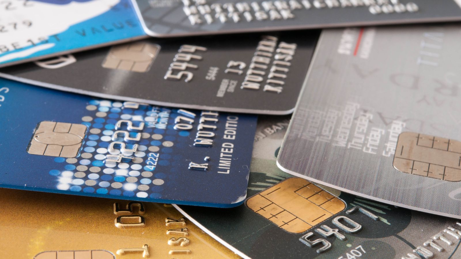 Cartes de crédit : comment reprendre le contrôle de ses dettes