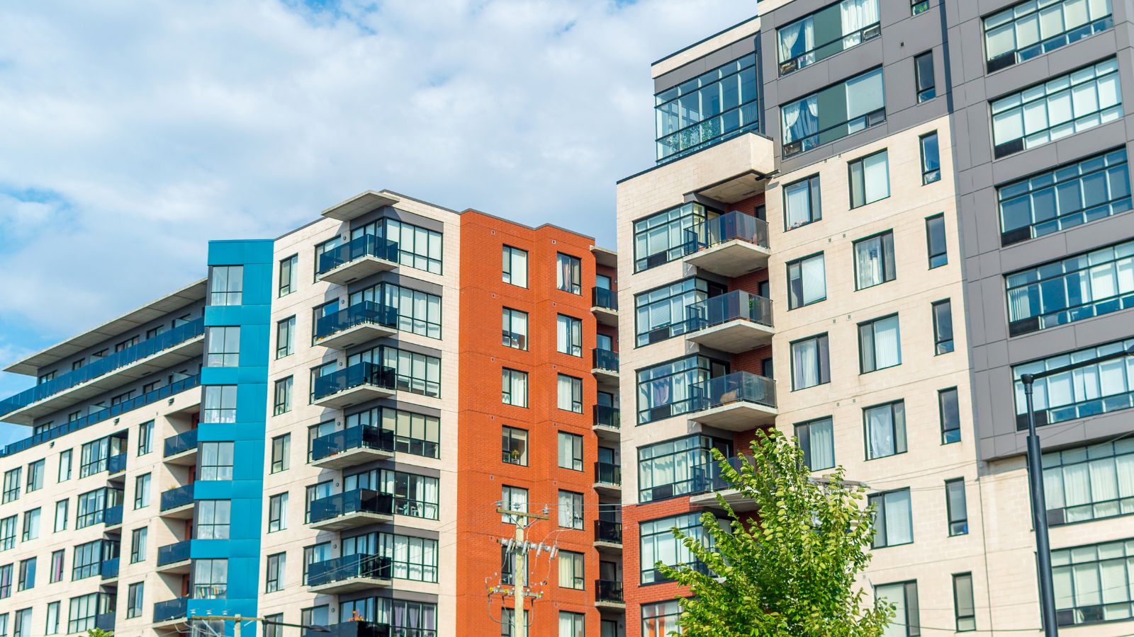 Acheter un condo à Montréal serait maintenant moins abordable qu’à Toronto, selon RBC