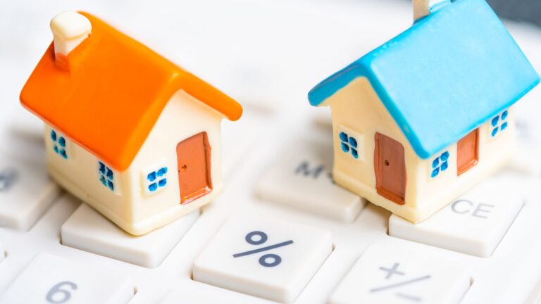 Baisses de taux : elles pourraient faire grimper les prix des maisons plus vite que la construction